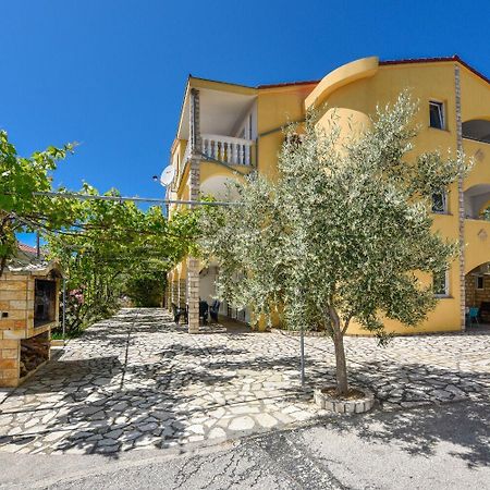 Apartments Mark - 200 M From Sea Novalja Εξωτερικό φωτογραφία